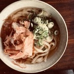 実演自家製麺 甚八 - 冷かけうどん390円　体調良ければ揚げ玉も入れるのに・・・