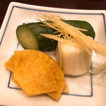 鳥田中 - お通し③お漬物盛合せ