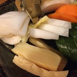 焼鳥 酉たけ - こちらのお新香も実はしっかり使っていて酒のアテにぴったりなんです