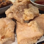 焼鳥 酉たけ - 焼鳥に行く前に塩唐揚げをいただきました　画面右上の出汁がまた美味しいです