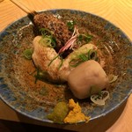 ワイン&オデン ひそか - H.31.1.21.夜 おでん ( 牛豚ミンチの箸巻き 400円税別・里いも 200円税別・柔らか手羽先 250円税別 )