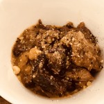 ERABU - 牛頰肉と豆の煮込み。こってりコクがあります。