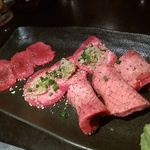 黒毛和牛一頭買焼肉 醍醐 - 熟成タン３種盛合せ