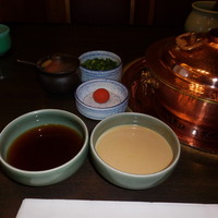 しゃぶ禅 渋谷店 - 　ポン酢と胡麻だれです。