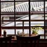 Kohi Roman - 窓からはおはらい町が見えます