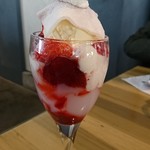 TODAY'S SPECIAL KITCHEN - いちごのパフェ