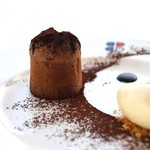 Brasserie PAUL BOCUSE - 季節限定「濃厚なヴァローナチョコレートのフォンダン・ショコラ」