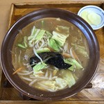 津山食堂 - みそラーメン（税込702円）