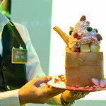 MODIS 新宿 - 特別バージョンのハニトー