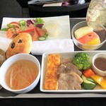 Taipei International Airport VIP Lounge - ビジネスクラスの昼ごはん