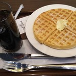 カフェ プロスペール - アイスコーヒー、プレーンワッフル