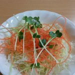 ハラールフードマルハバ - いつものサラダ。