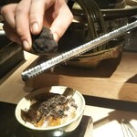 日本焼肉 はせ川 銀座店 - 贅沢にトリュフを沢山かけてもらい、、、