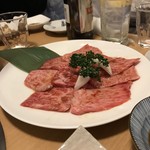 炭焼 金竜山 - カルビ  1,400円