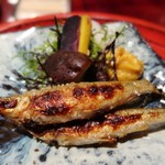 草喰 なかひがし - 琵琶湖のもろこです。 
      立派ですわ✨