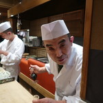 草喰 なかひがし - カメラを構えると覗き込んでくれました(笑)
      サービスありがとうございます(笑)