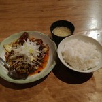 中華 しん - 回鍋肉、白飯（大）、付いてくる玉子スープ