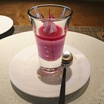 Le Caneton - ビーツのブランマンジエと甘海老