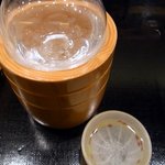 桂新堂本店 お食事処 百福庵 - お猪口は、沢山ある中から自分でチョイス出来ます。 今回は、桜のイメージで、このお猪口を選択しました。