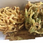 丸亀製麺 - 左:小海老かき揚げ＠160円
右:ちくわ磯辺かきあげ＠150円
下:えび天＠150円
(テイクアウト)