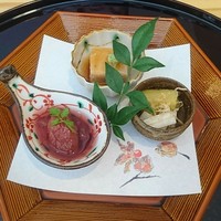味処えんどう - 前菜、胡麻豆腐、焼きナス、無花果の赤ワイン煮