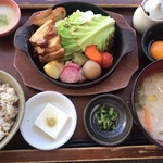響 - 鶏と野菜オーブン焼き膳 ¥1,000