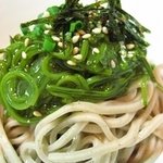 雷門 き介 - めかぶそば