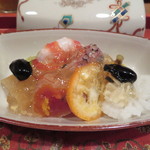 色々な食材を優しい酸味のジュレを掛けてまとめています