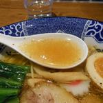 ハマカゼ拉麺店 - 透明に近いスープ