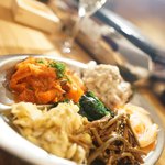 THE WAGYU ROCK - ナムル盛り合わせ、和牛ポテサラ、タコキムチ