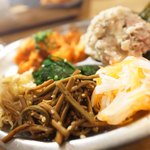 THE WAGYU ROCK - ナムル盛り合わせわ和牛ポテサラ、タコキムチ