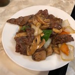 横浜中華街広東料理飲茶専門店 龍興飯店 - 牛肉の炒め物
