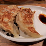 松戸中華そば 富田食堂 - 餃子2個・280円