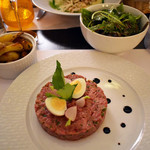 Le Séjour Café - Tartare de Boeuf "Choroleis"　€18（牛肉のタルタル）