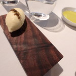 モトイ - 10種のスパイスがトッピングされたフランス産発酵バター＆オリーブオイル