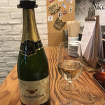 スタンドシャン食 Osaka北新地 Champagne & GYOZA BAR - 