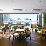 アマンダン セイル - 【１Fラウンジ】開放的な窓からは心地よい風が吹く