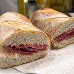 EL RACÓ DEL MERCAT - フエサラミをサンドしてもらいました。