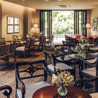 着席コース35名様立食50名様まで可能なバルコニー付き　ラウンジ