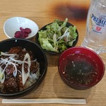 炭火焼肉　きっちょう - 牛ハラミ丼¥850-