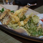 かたつむり - あざみ、のびる、干し柿の天ぷら