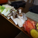 かたつむり - 鉄板焼き用の1年熟成のインカの目覚め・ヒラタケ・飛騨ネギ