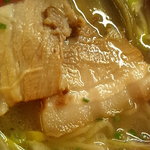 博多 元桜 - ラーメンに入っているチャーシュー