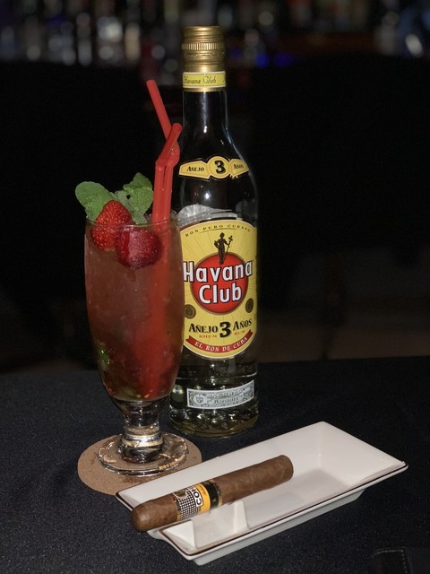 ラム アンド シガー バー ハレルヤ Rum And Cigar Bar Hallelujah 沖縄市 バー 食べログ