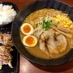 二代目てらっちょ - 「てらっちょ江戸味噌ラーメン」930円＋「ランチ水戸唐揚げセット2個(半ライス付き)」250円(税込)