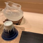 銀座 よし澤 - 富士山のお猪口で飲みたかったので