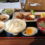 和洋亭　なか村 - 料理写真:とろとろかつ鶏南蛮魚介フライ貝柱　￥１３００