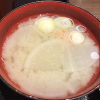 高級ブランド干物 『銀座伴助』 銀座本店 - 白味噌仕立ての野菜たっぷりのお味噌汁