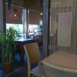 デリー - 2011-10-28　店内。リゾート風