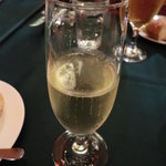 まずはスパークリングワイン